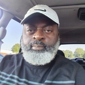 Meet your Posher, Uyi